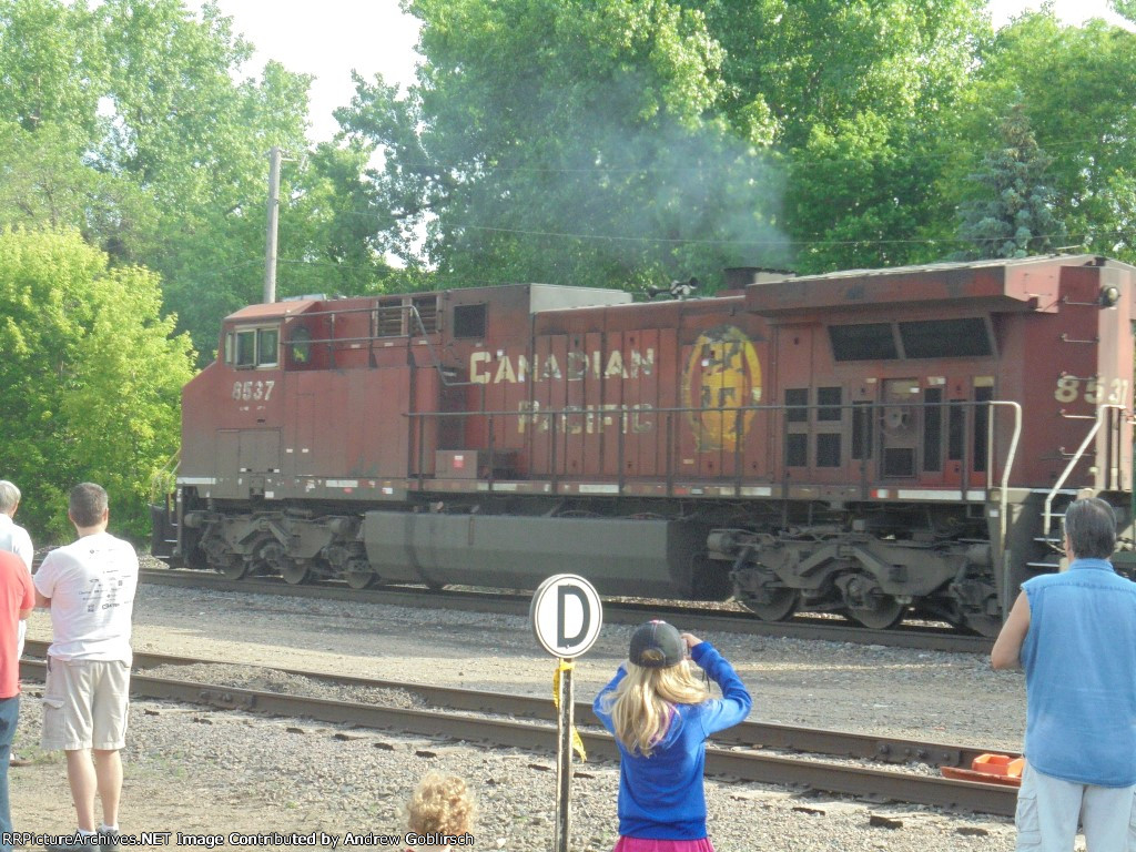 CP 8537 pass junction with 261